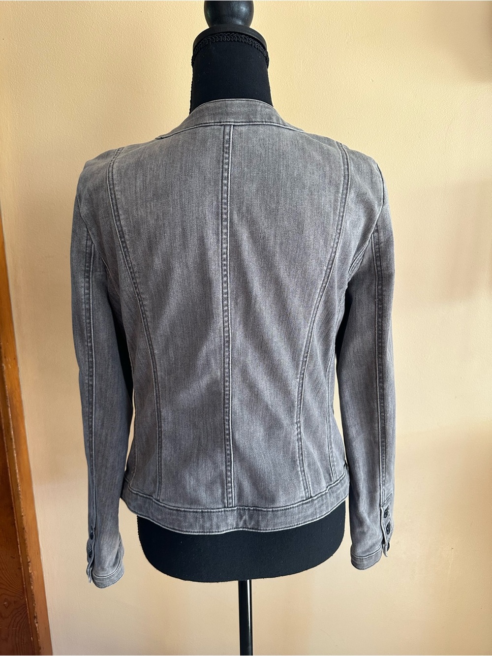 WHBM Stylist Jacket grey denim hook and eye closure women’s size 8 - Picture 4 of 8